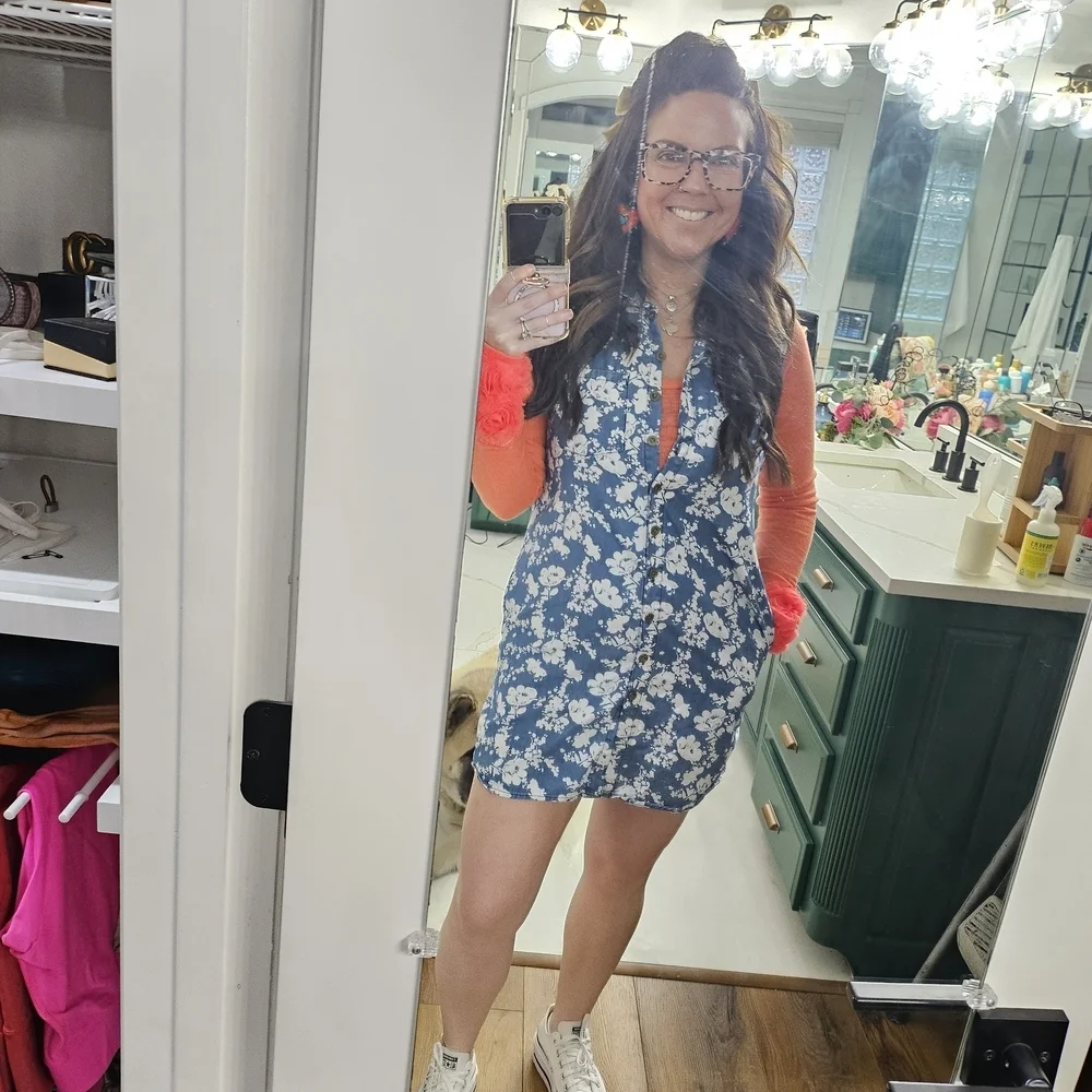Studio West Blue and White Floral Top - Picture 1 of 4